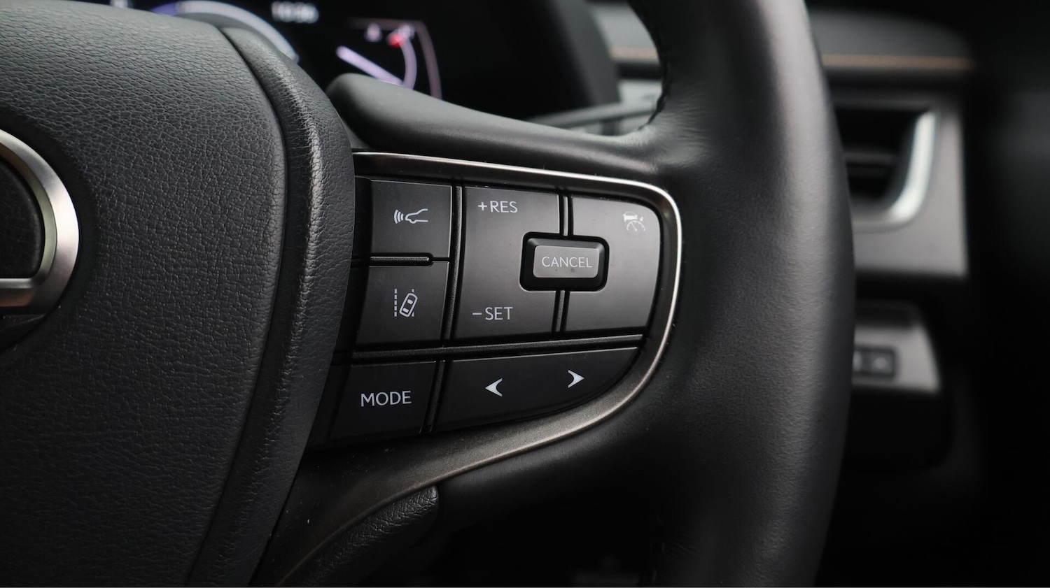 Used Lexus UX 2023 for sale - 76388642: Photo 26