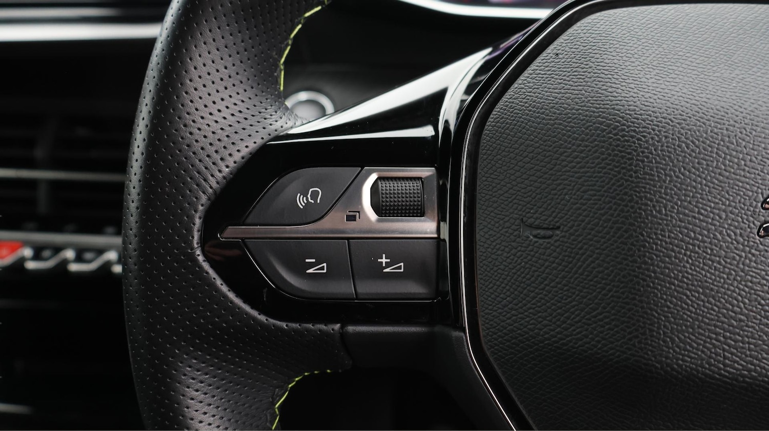 Used Peugeot 2008 2022 for sale - 76658702: Photo 26