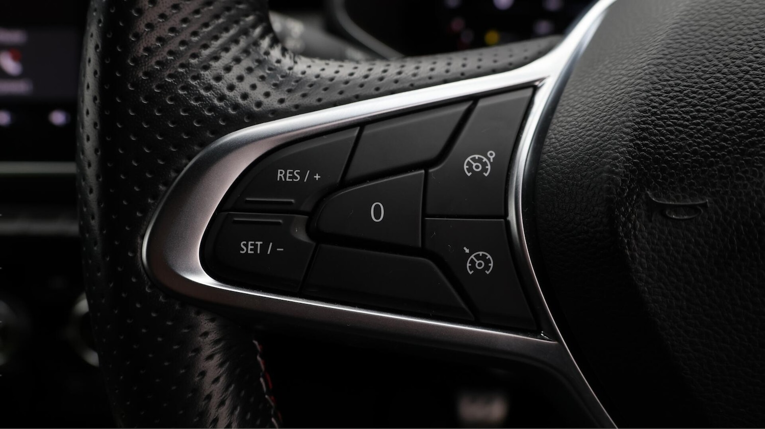 Used Renault Clio for sale - 76633840: Photo 24