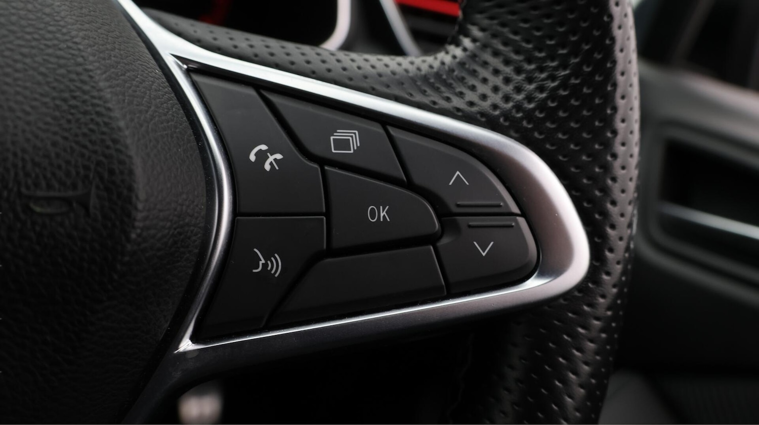 Used Renault Clio for sale - 76633840: Photo 25