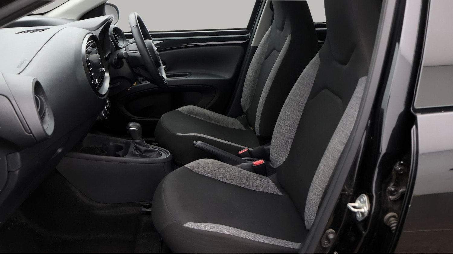 Used Toyota Aygo X 2023 for sale - 77233665: Photo 14