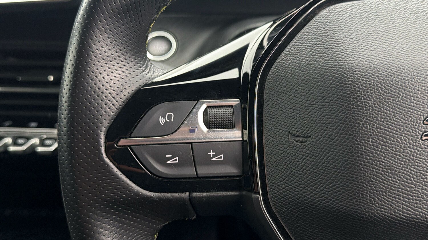 Used Peugeot 2008 2022 for sale - 78077486: Photo 23