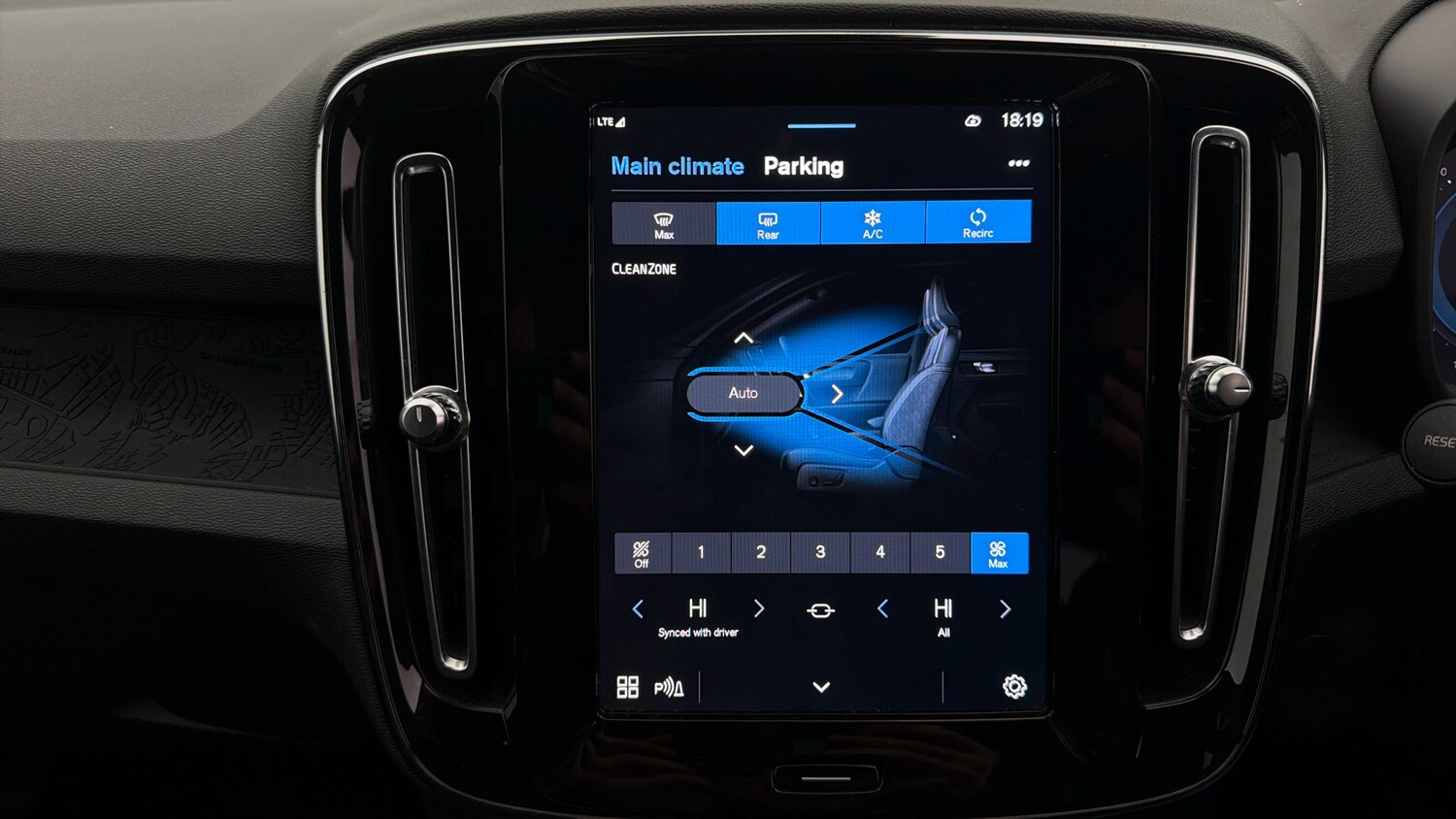 Used Volvo XC40 2023 for sale - 78097890: Photo 11