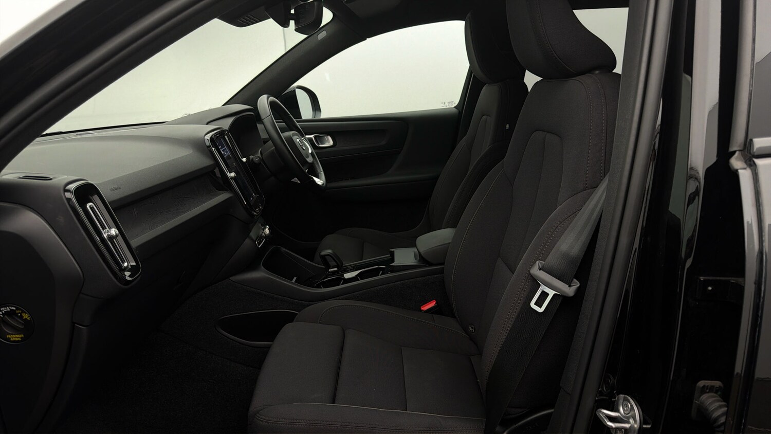 Used Volvo XC40 2023 for sale - 78097890: Photo 13