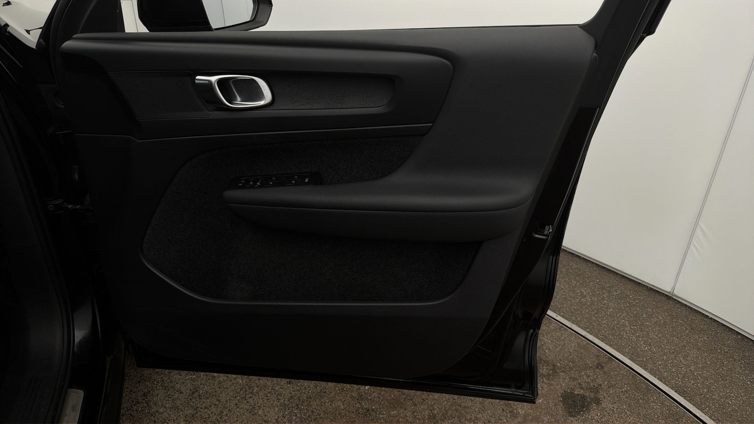 Used Volvo XC40 2023 for sale - 78097890: Photo 14