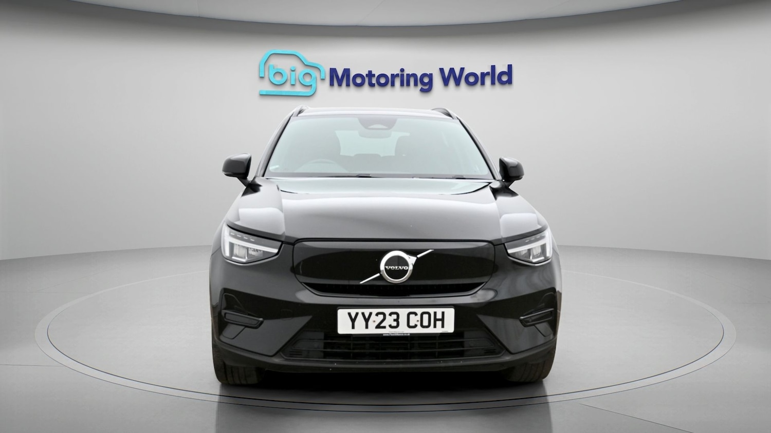 Used Volvo XC40 2023 for sale - 78097890: Photo 2