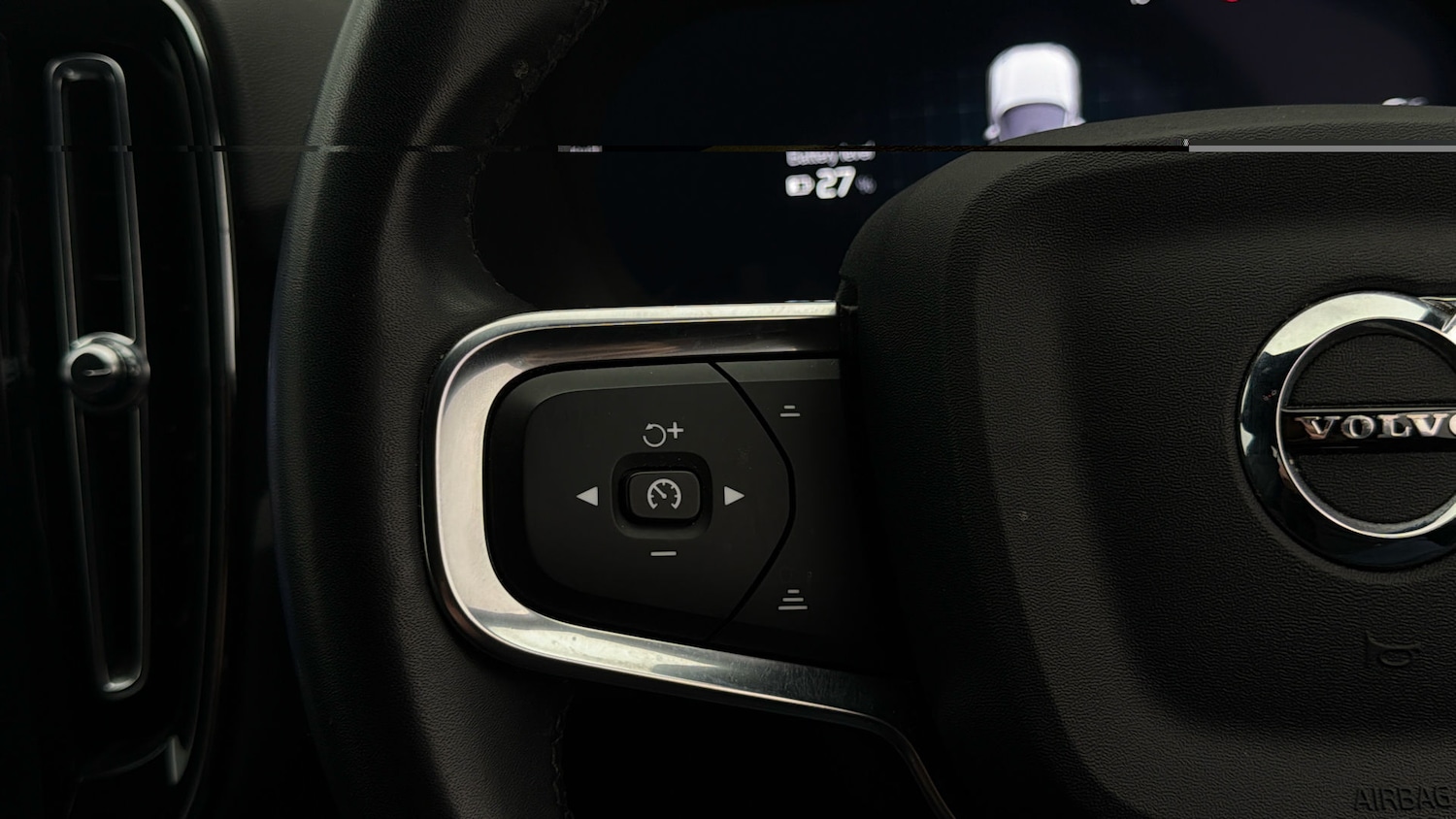 Used Volvo XC40 2023 for sale - 78097890: Photo 23