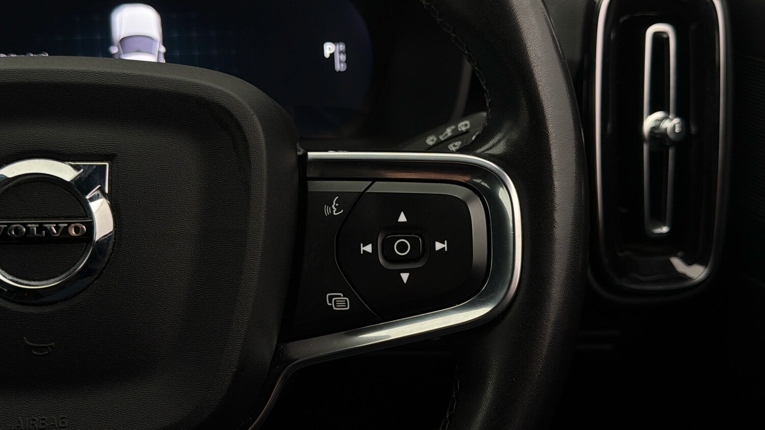 Used Volvo XC40 2023 for sale - 78097890: Photo 24