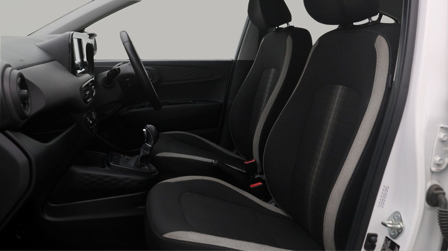 Used Hyundai i10 2023 for sale - 77451330: Photo 14