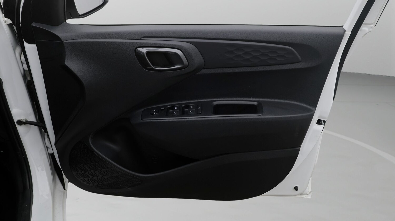 Used Hyundai i10 2023 for sale - 77451330: Photo 15