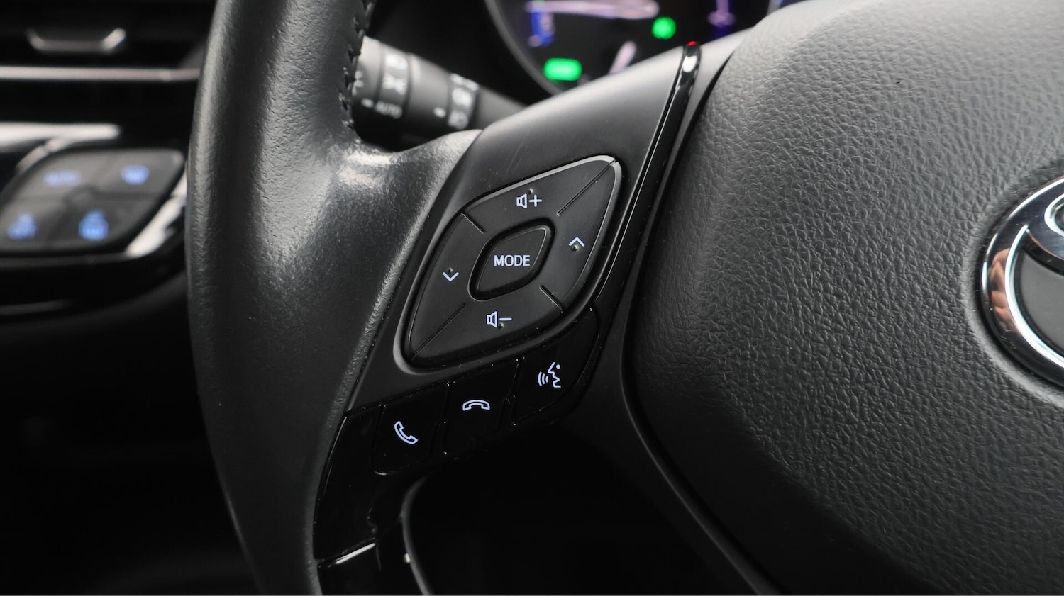 Used Toyota C-HR 2021 for sale - 76388593: Photo 24