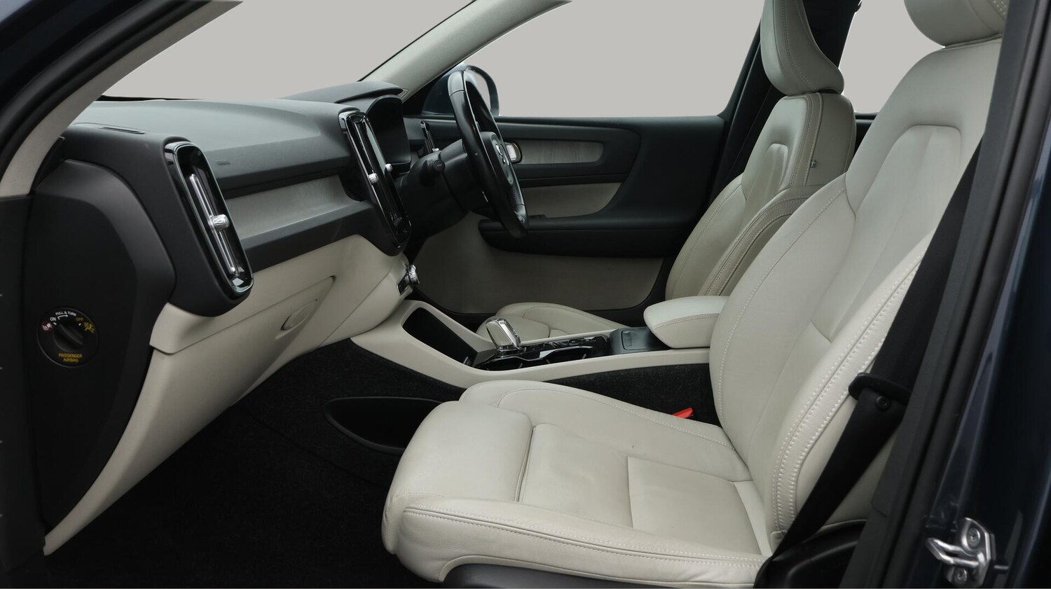 Used Volvo XC40 2020 for sale - 76572627: Photo 15