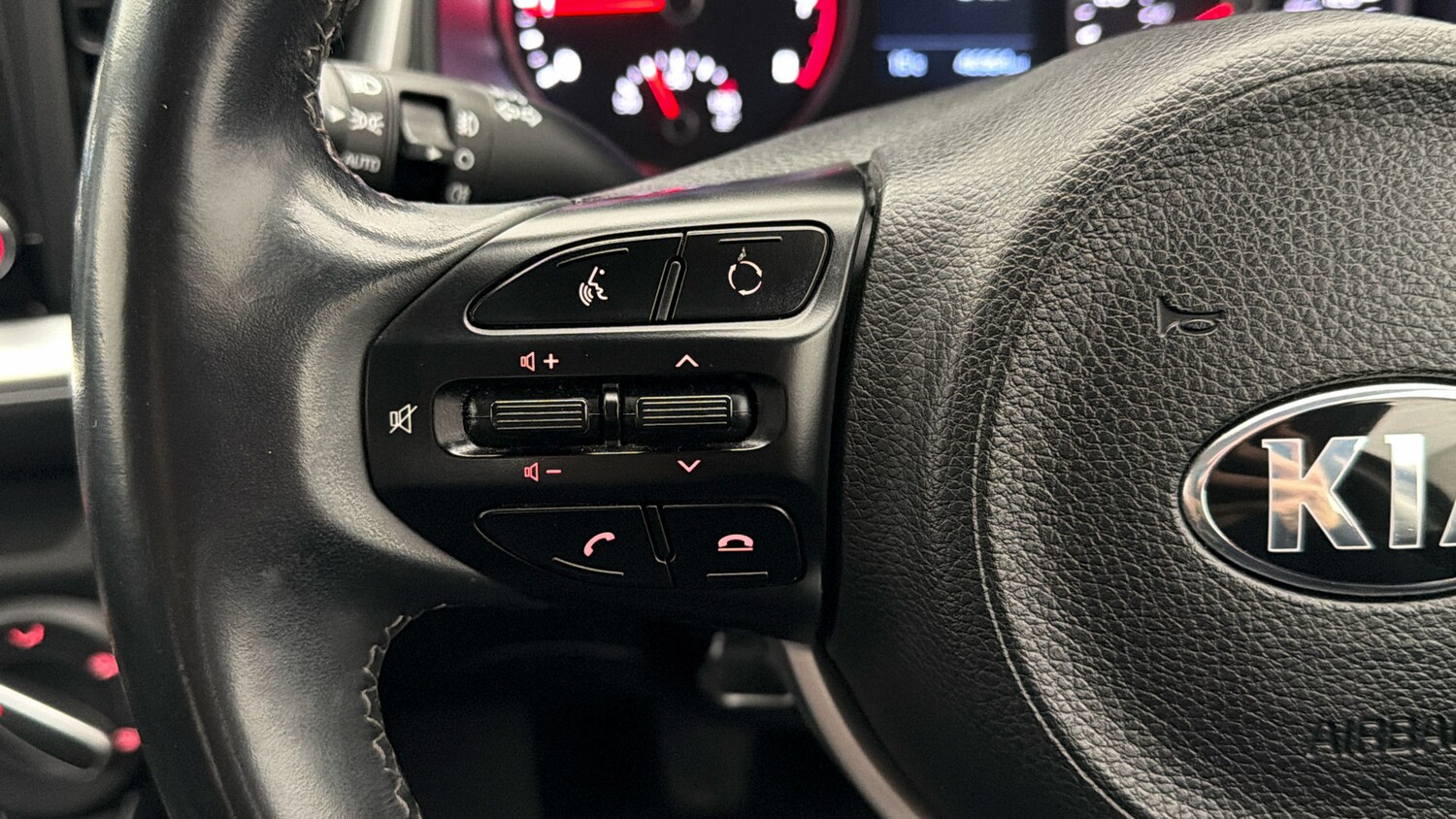 Used Kia Stonic 2020 for sale - 78053403: Photo 22