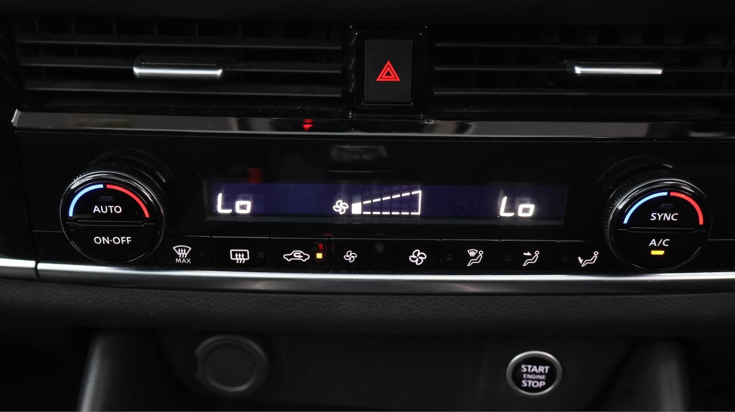 Used Nissan Qashqai for sale - 77208154: Photo 12