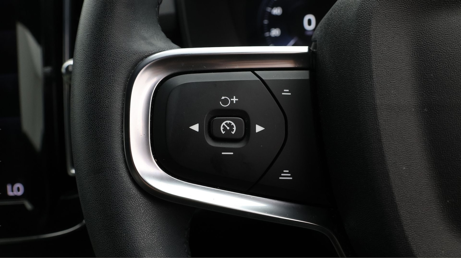 Used Volvo XC40 2022 for sale - 77233891: Photo 21