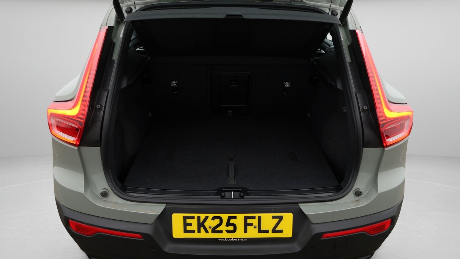 Used Volvo XC40 2025 for sale - 77669123: Photo 17