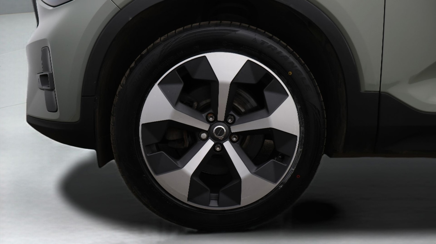 Used Volvo XC40 2025 for sale - 77669123: Photo 18