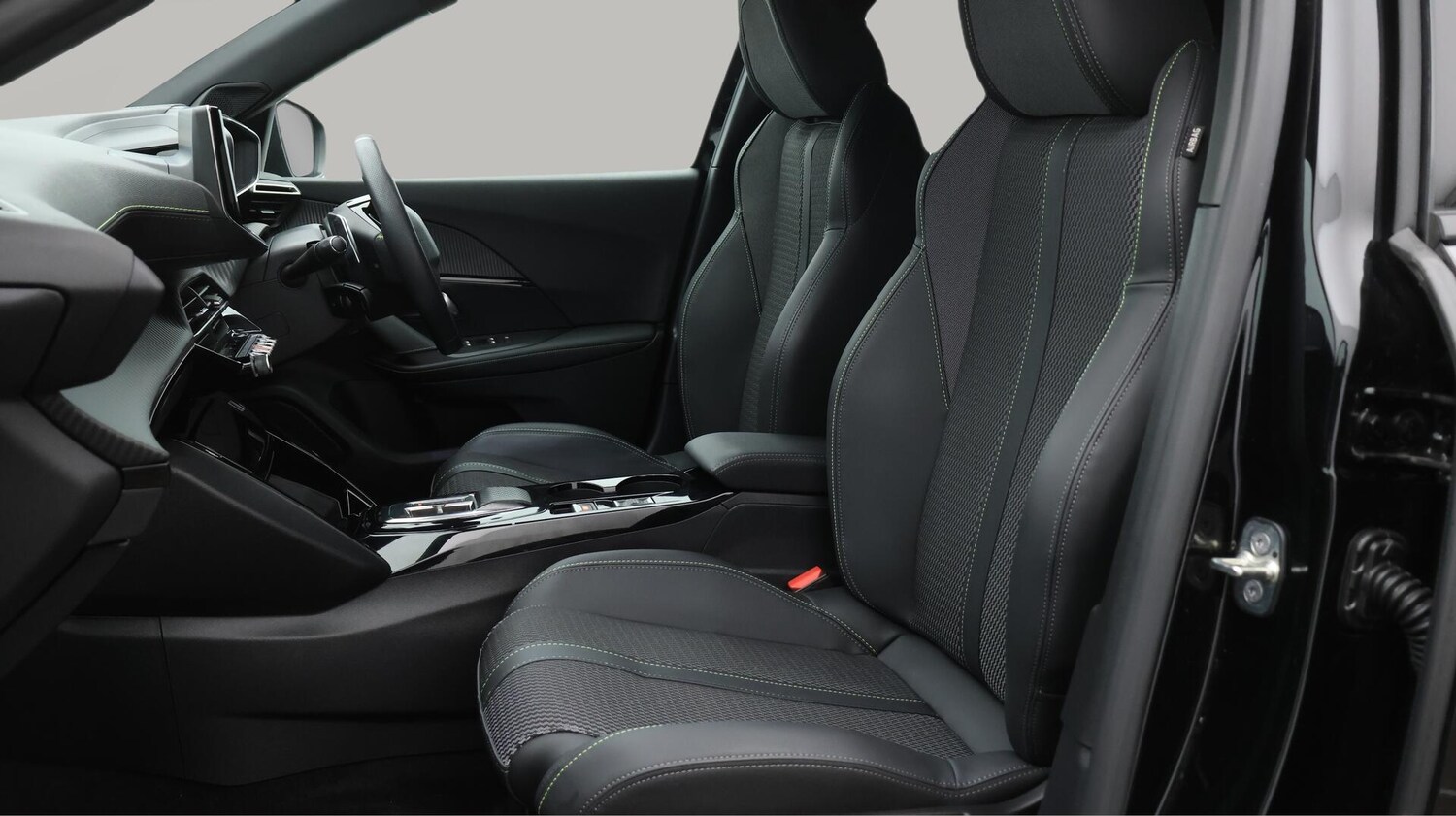 Used Peugeot 2008 2023 for sale - 76001892: Photo 21