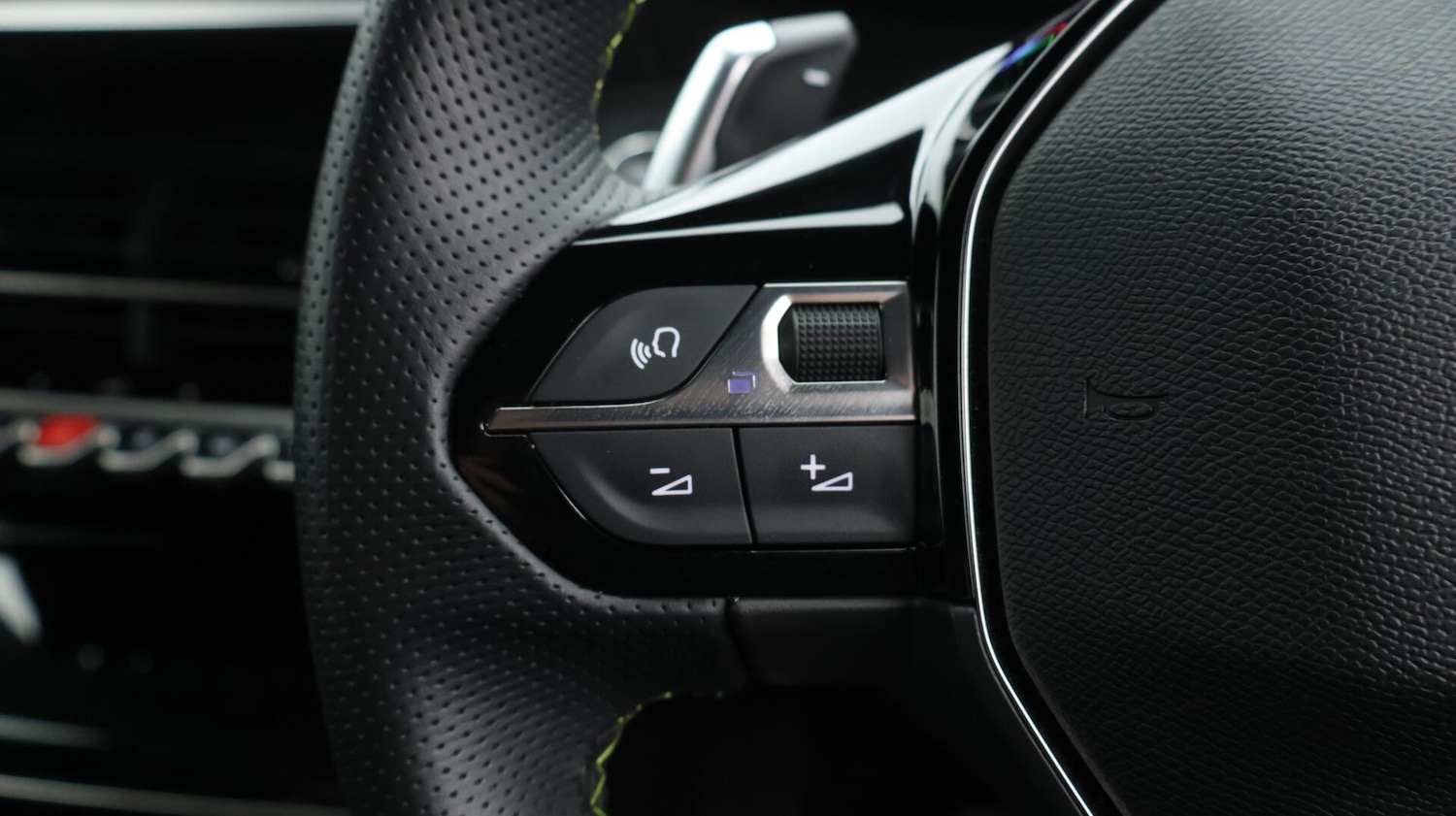 Used Peugeot 2008 2023 for sale - 76001892: Photo 43