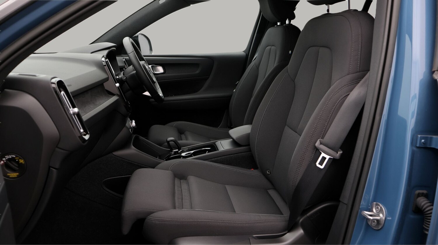 Used Volvo XC40 2023 for sale - 77760384: Photo 14