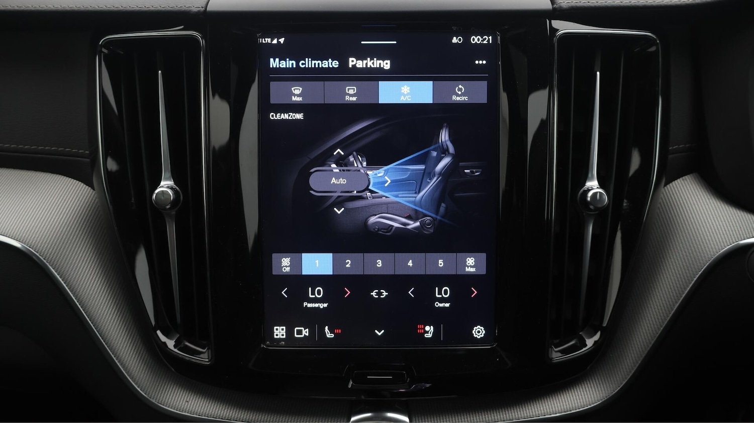 Used Volvo XC60 2024 for sale - 76688509: Photo 13