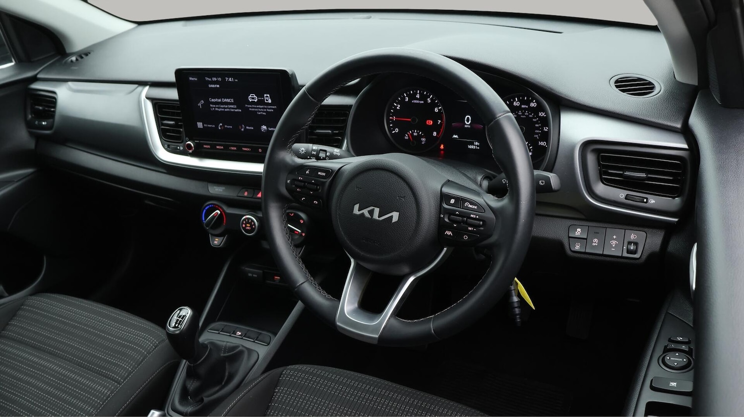 Used Kia Stonic 2023 for sale - 76398035: Photo 10