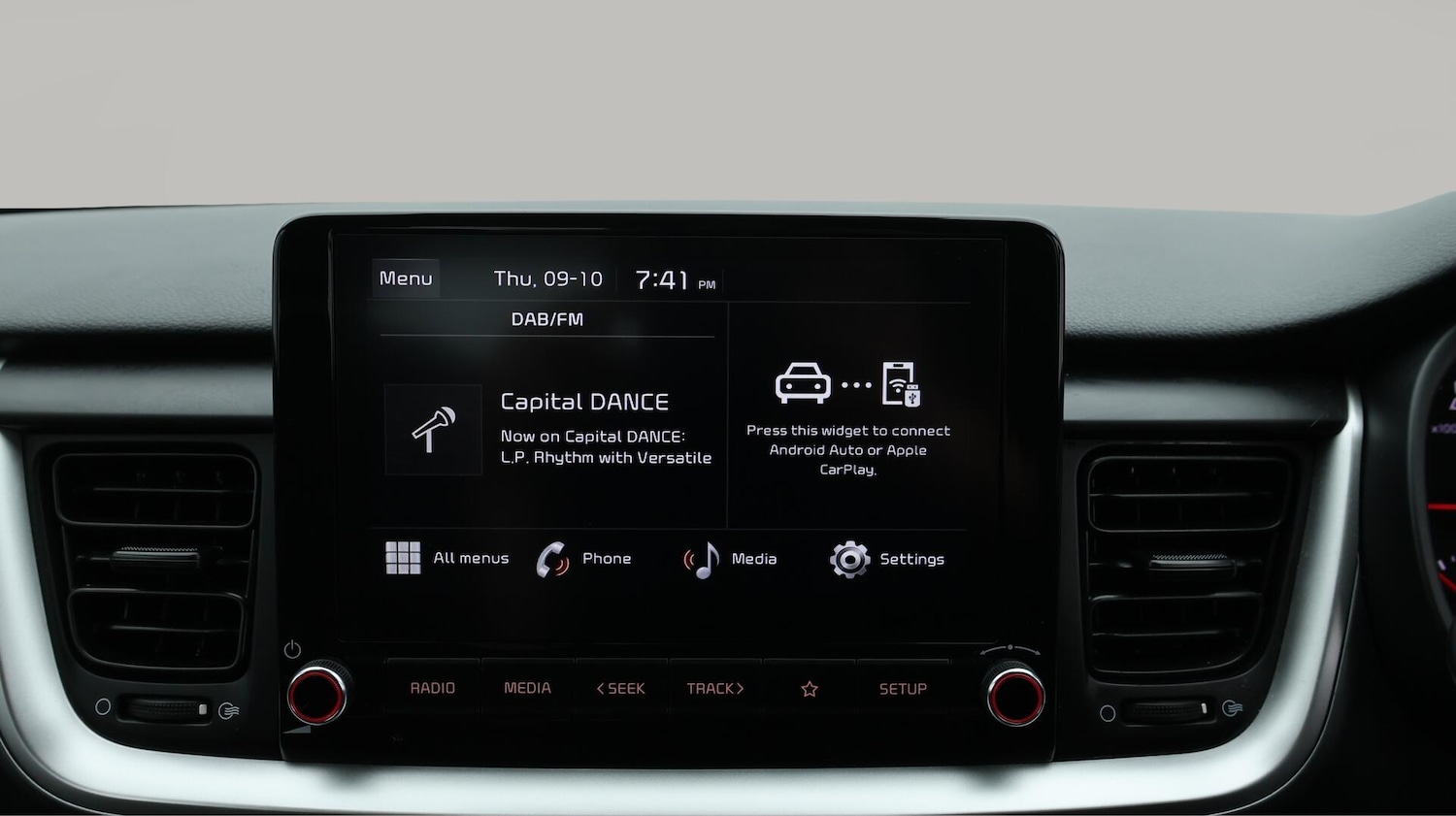 Used Kia Stonic 2023 for sale - 76398035: Photo 12