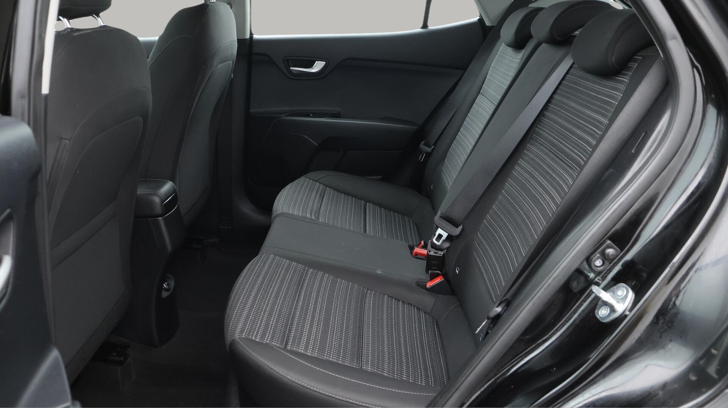 Used Kia Stonic 2023 for sale - 76398035: Photo 17