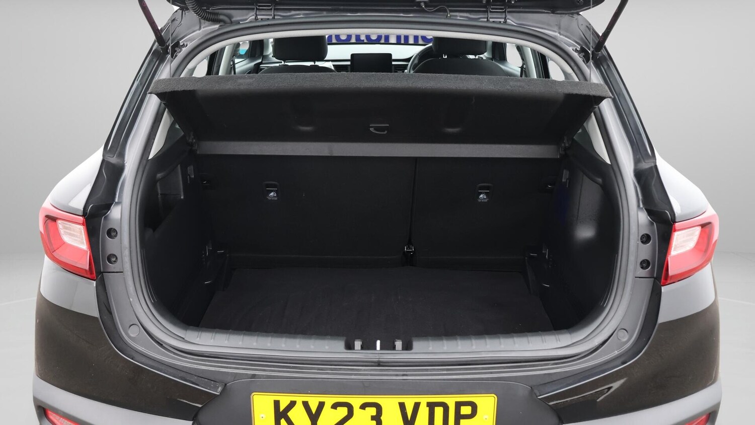 Used Kia Stonic 2023 for sale - 76398035: Photo 18