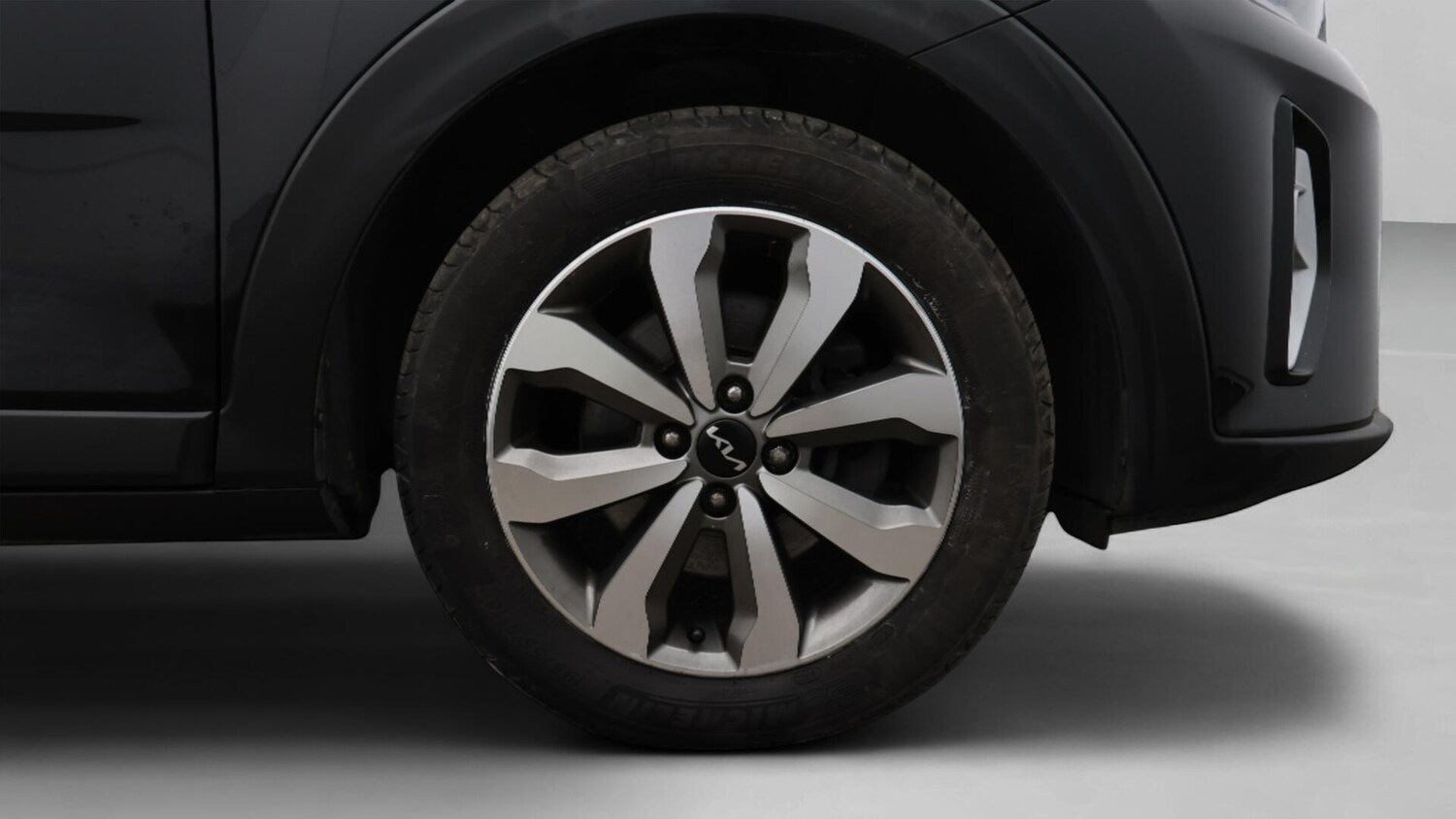 Used Kia Stonic 2023 for sale - 76398035: Photo 19