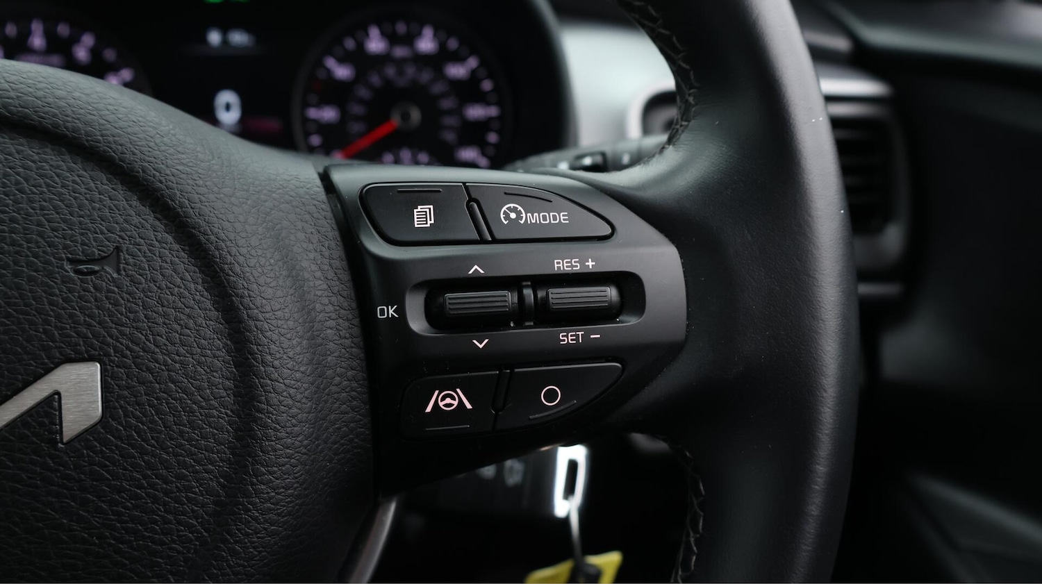 Used Kia Stonic 2023 for sale - 76398035: Photo 25