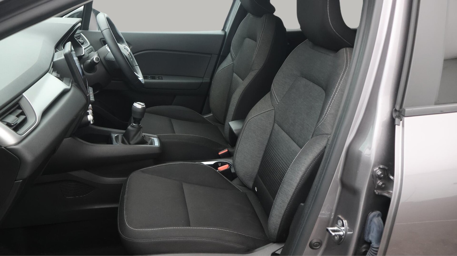 Used Renault Captur for sale - 76472650: Photo 15