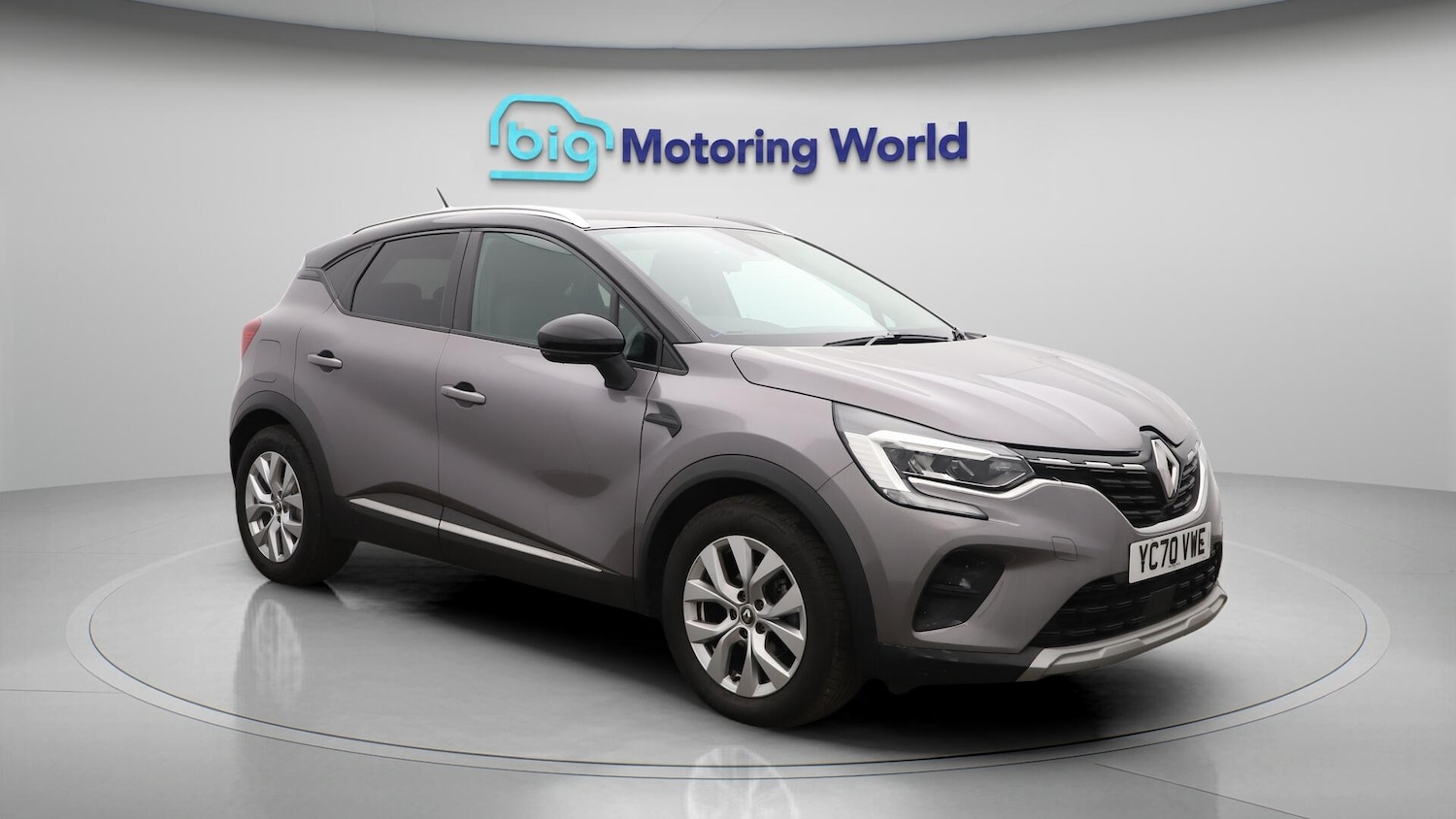 Used Renault Captur for sale - 76472650: Photo 2