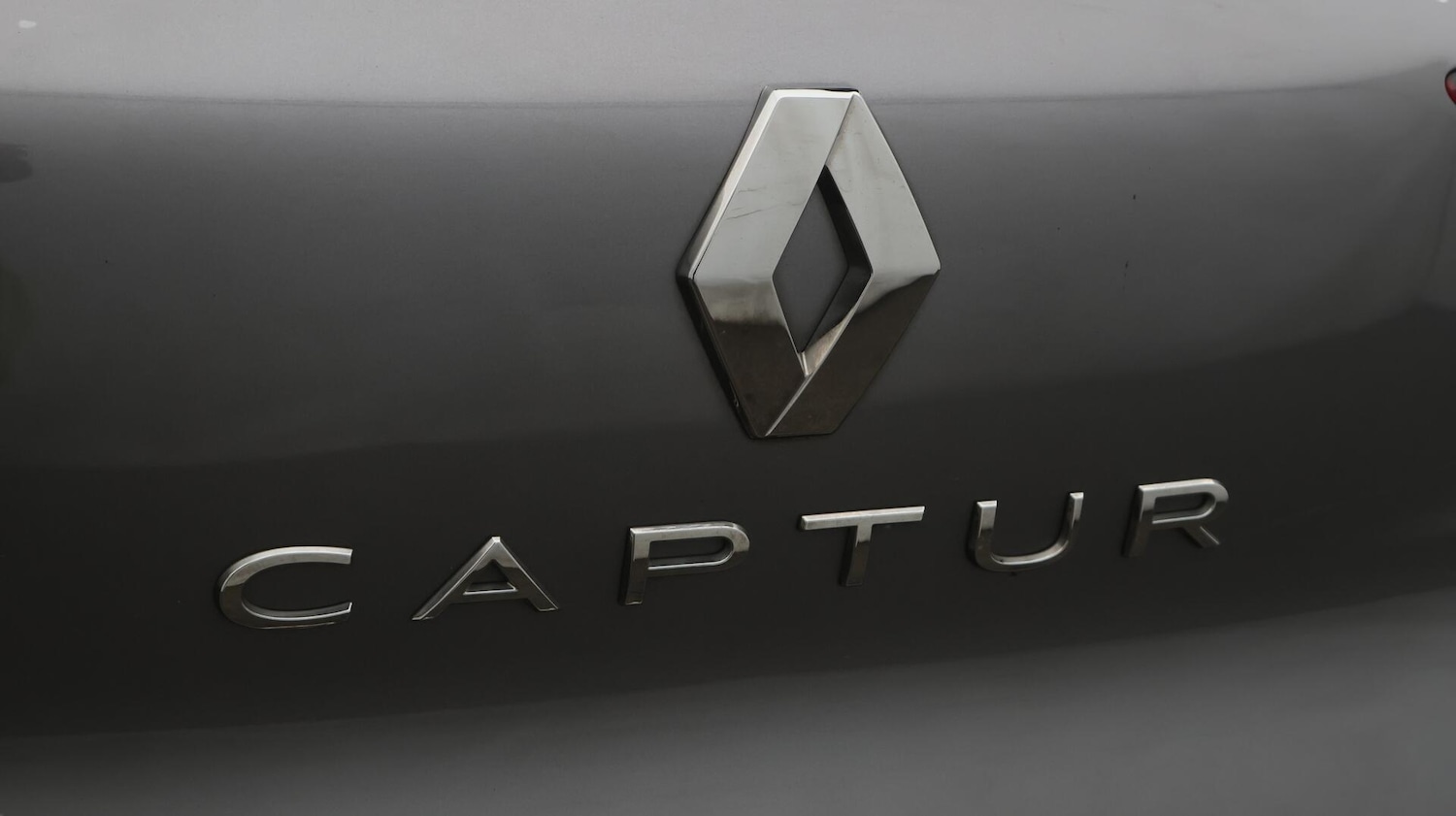 Used Renault Captur for sale - 76472650: Photo 21