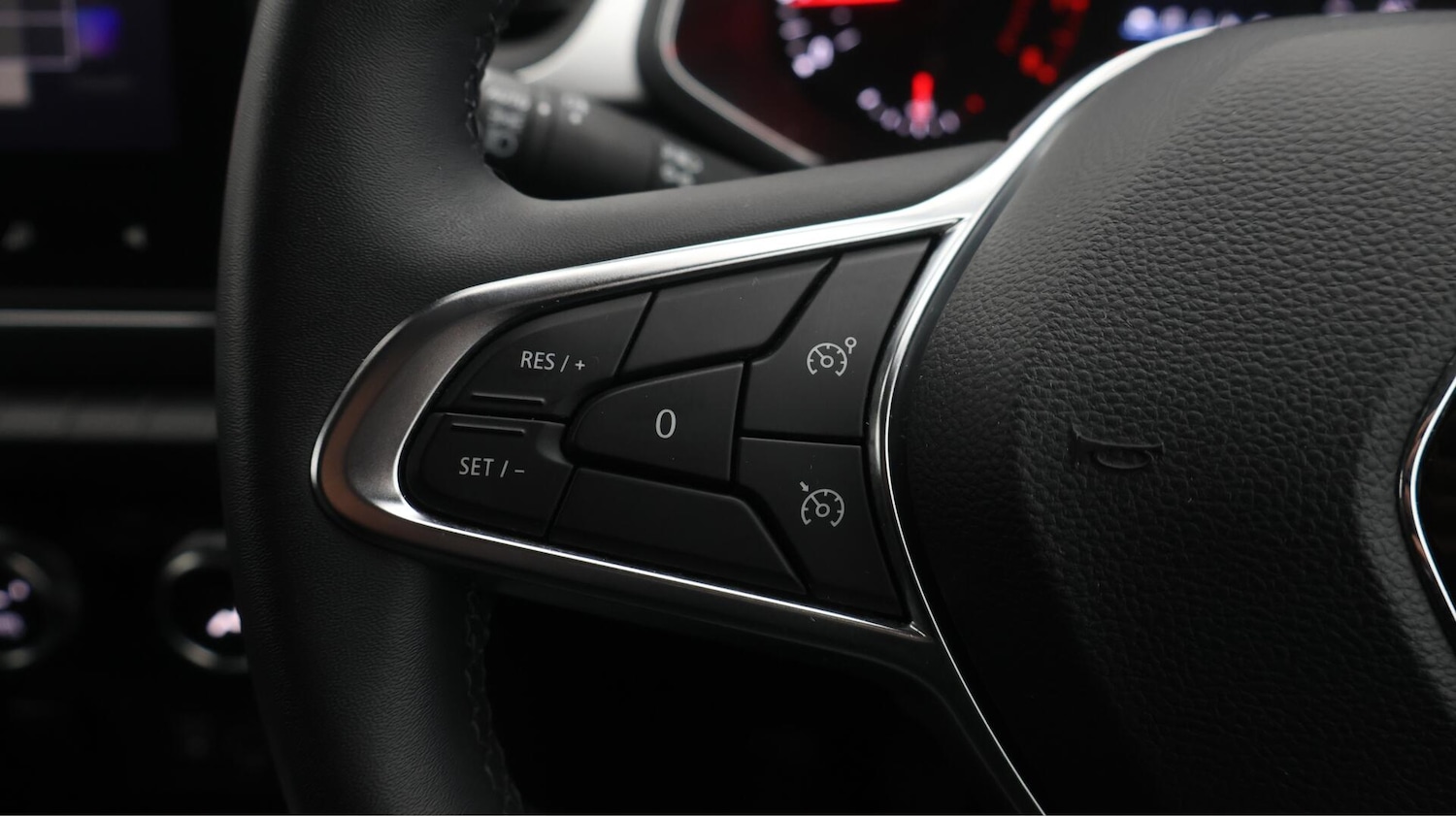 Used Renault Captur for sale - 76472650: Photo 23