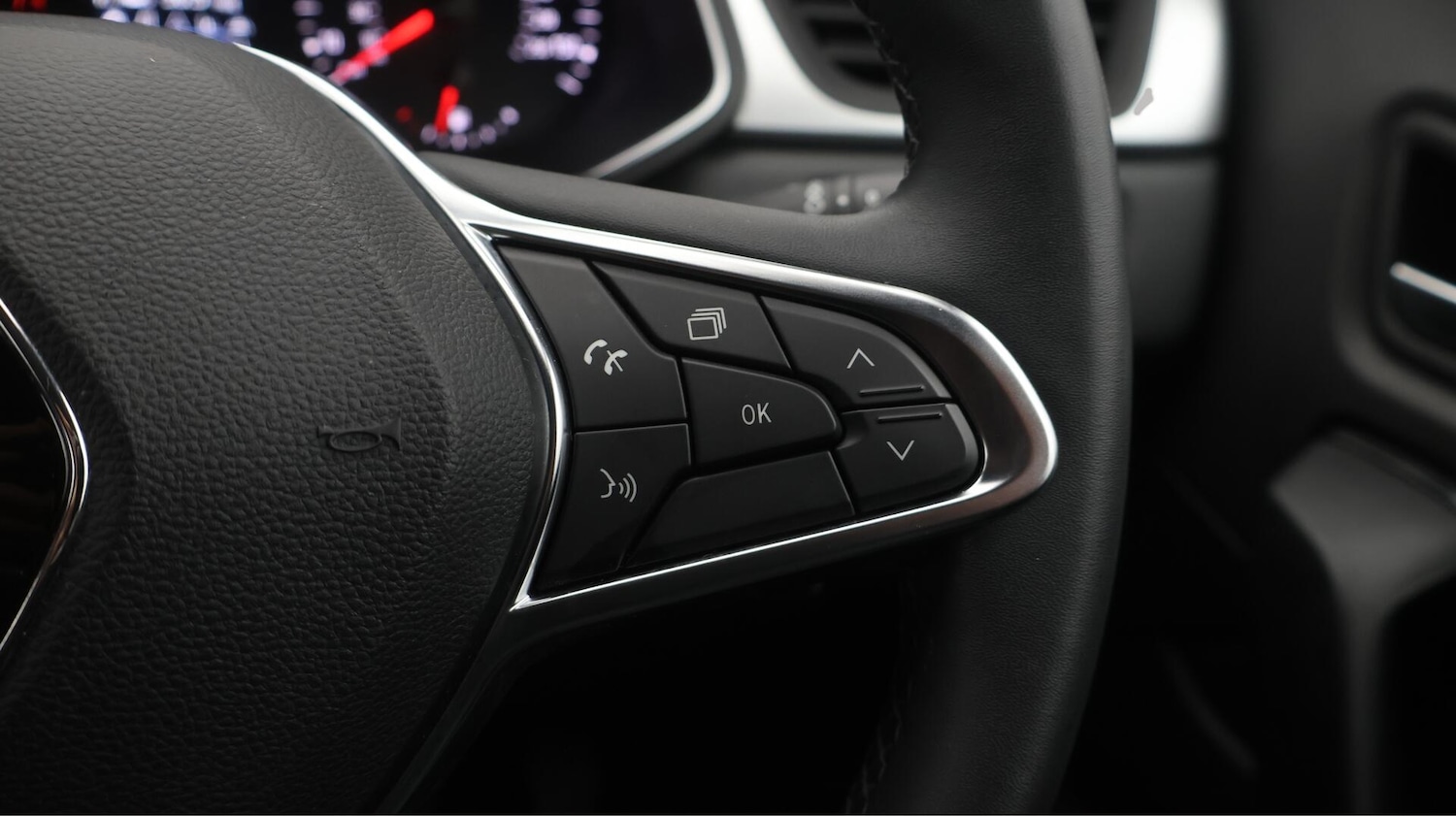 Used Renault Captur for sale - 76472650: Photo 24