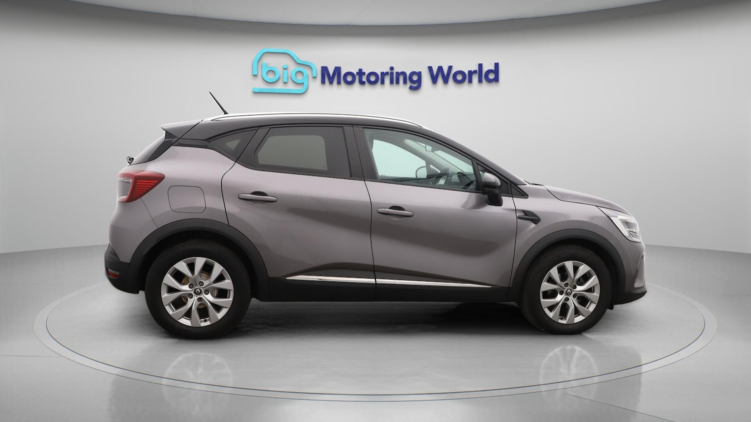 Used Renault Captur for sale - 76472650: Photo 9