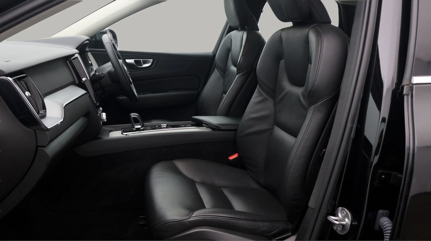 Used Volvo XC60 2023 for sale - 77410765: Photo 14