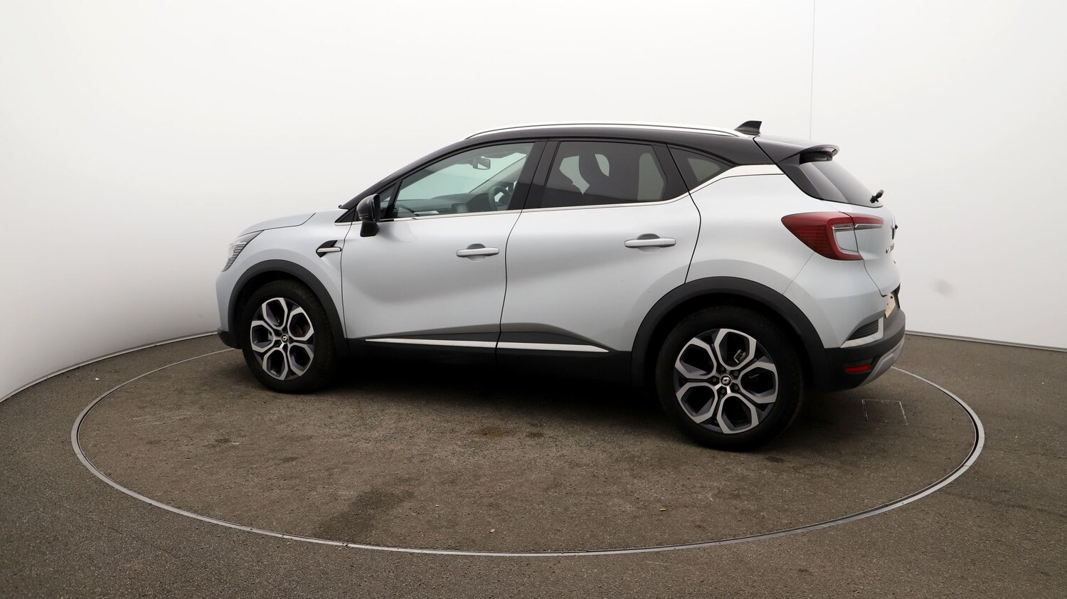 Used Renault Captur for sale - 76811129: Photo 39