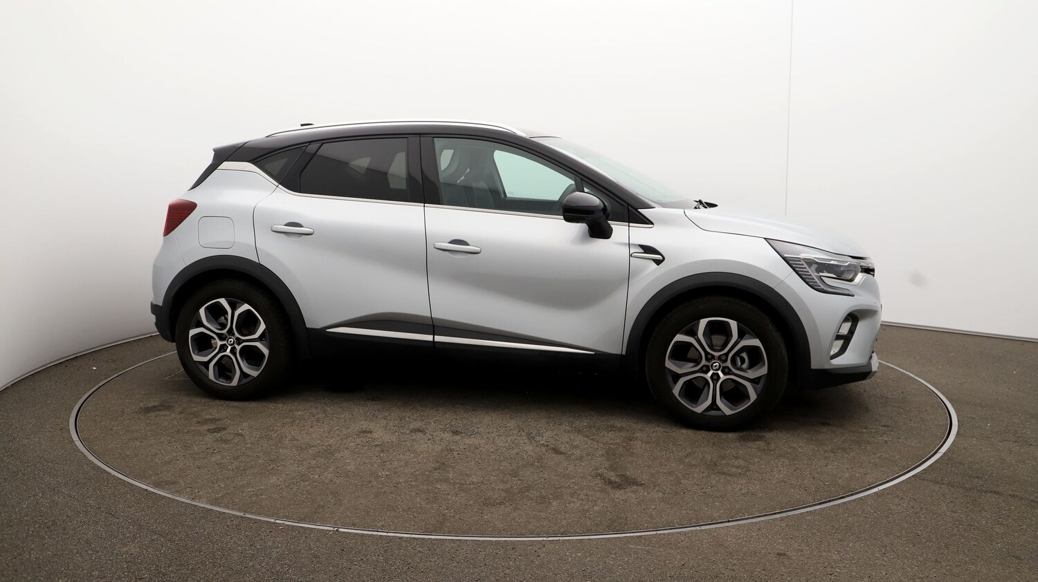 Used Renault Captur for sale - 76811129: Photo 40