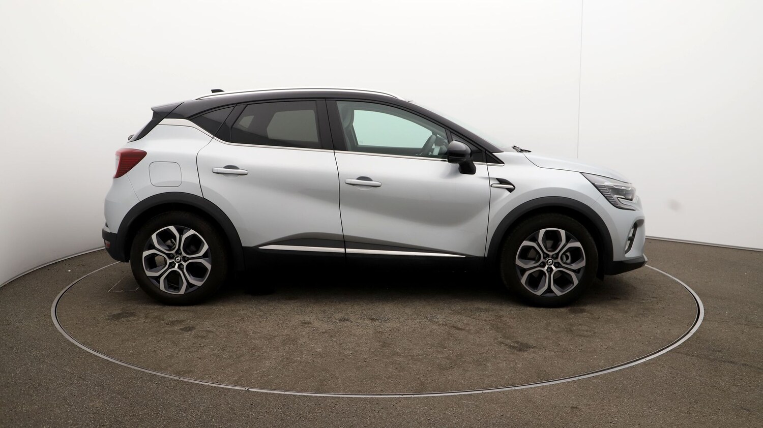 Used Renault Captur for sale - 76811129: Photo 41