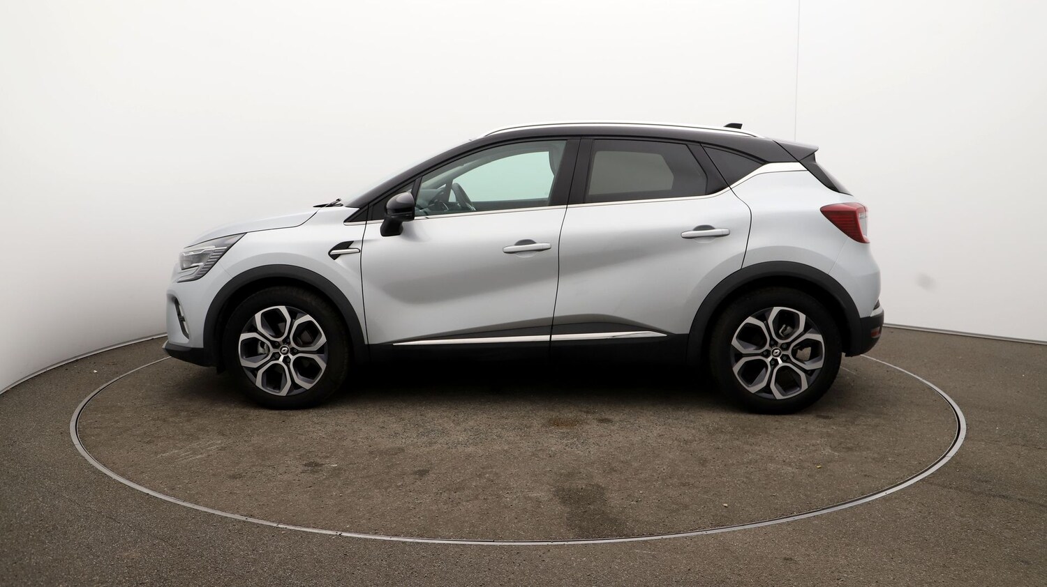 Used Renault Captur for sale - 76811129: Photo 56