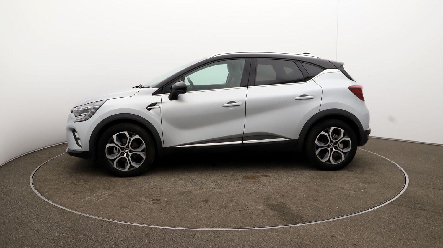 Used Renault Captur for sale - 76811129: Photo 57