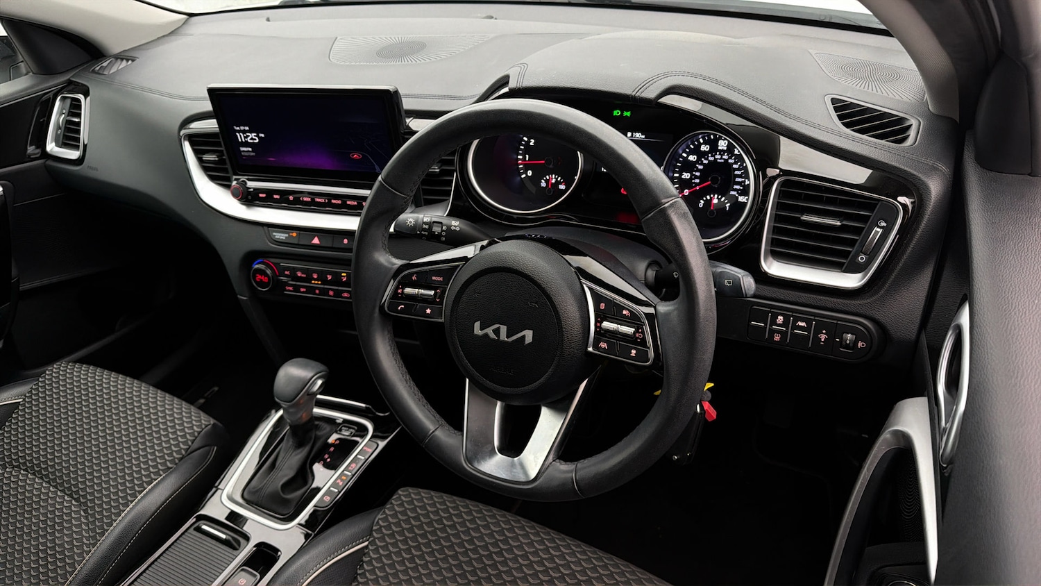 Used Kia Ceed 2023 for sale - 78162061: Photo 9