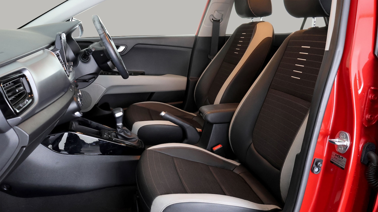 Used Kia Stonic 2021 for sale - 77619301: Photo 14