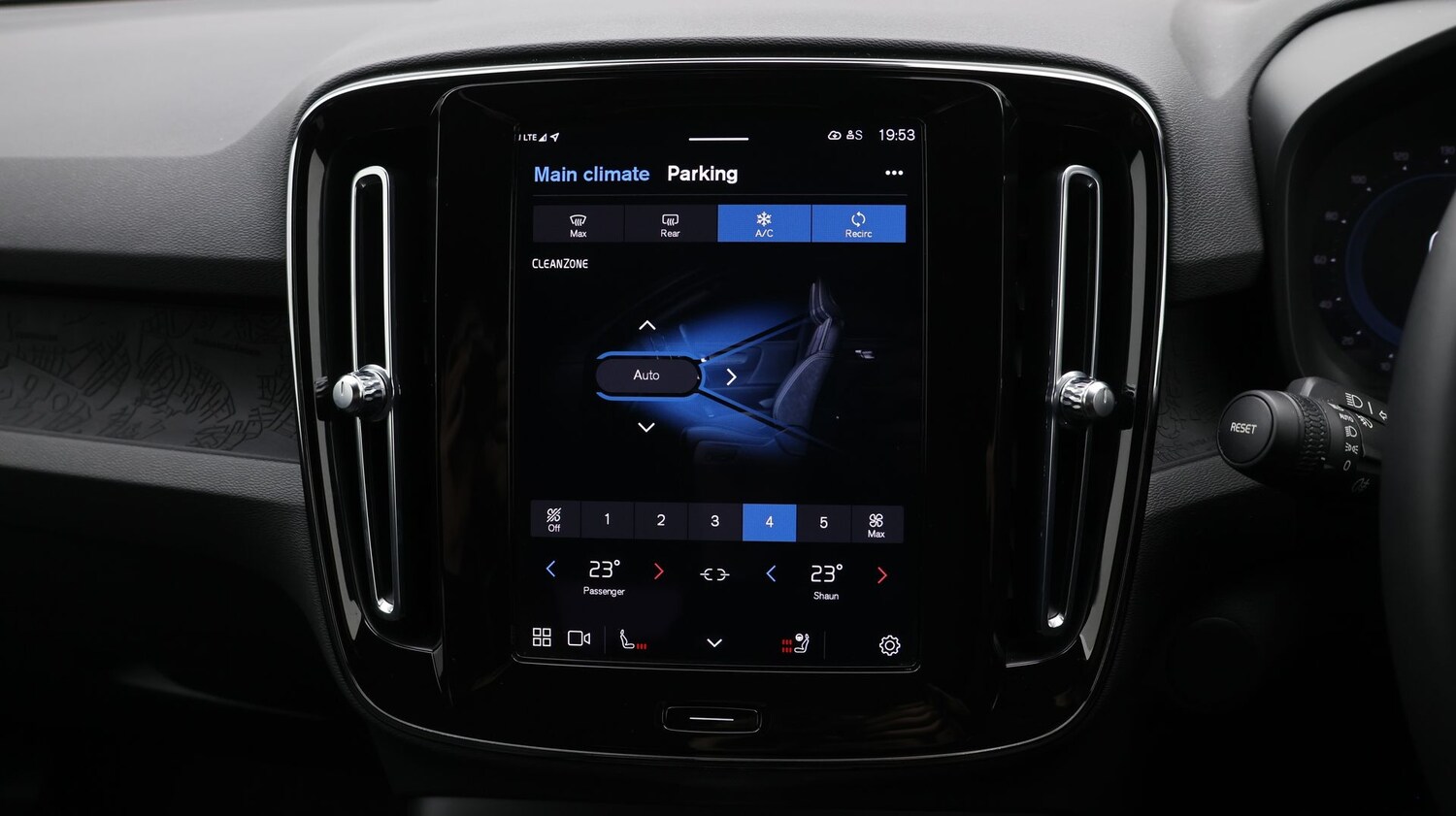 Used Volvo XC40 for sale - 77245579: Photo 12