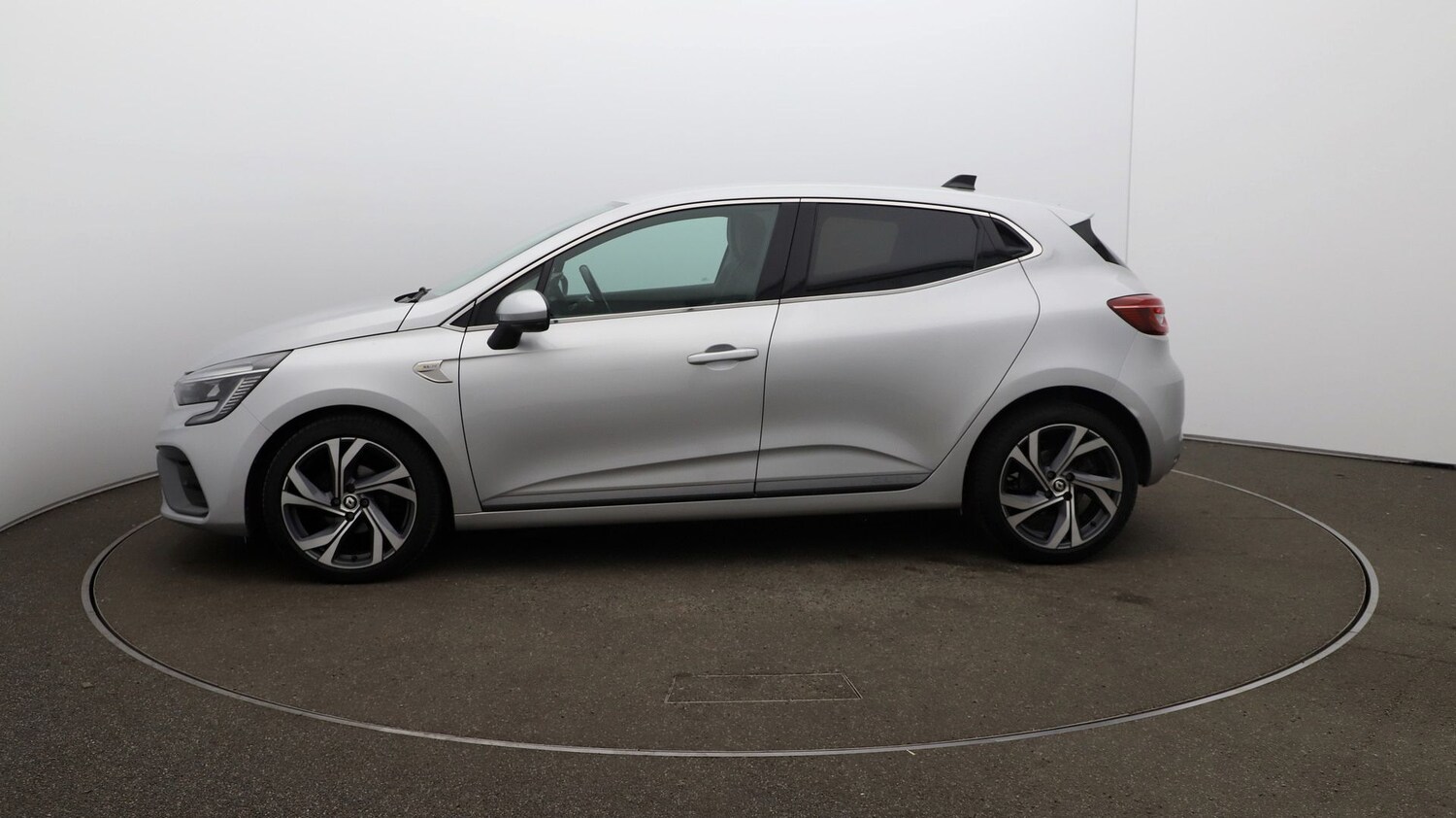 Used Renault Clio for sale - 76811873: Photo 57