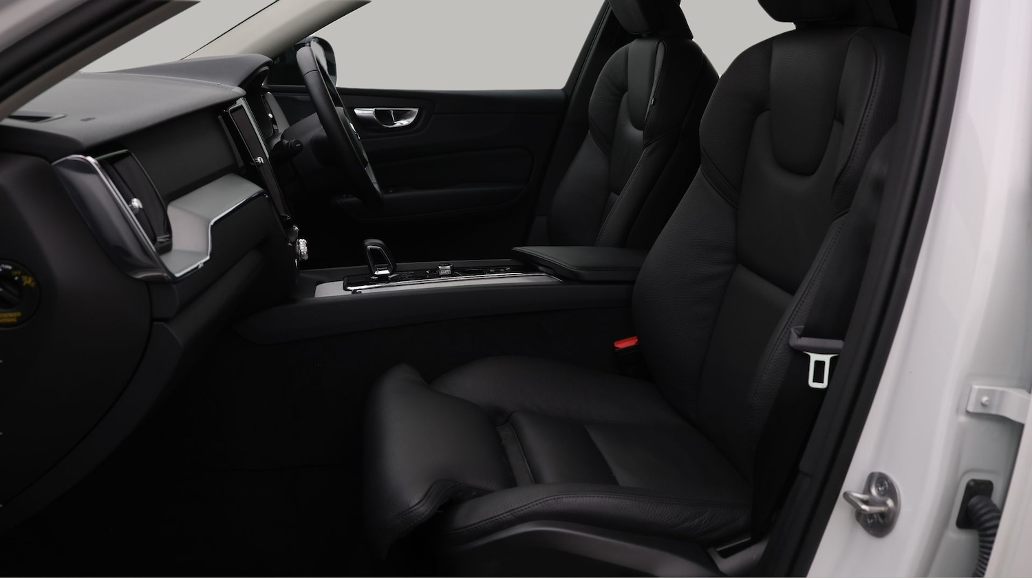 Used Volvo XC60 2025 for sale - 77580997: Photo 14