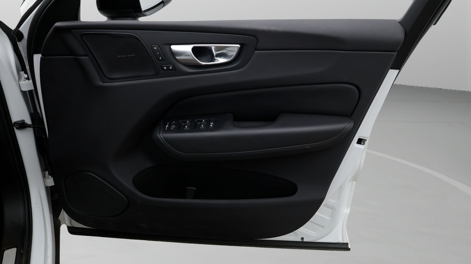 Used Volvo XC60 2025 for sale - 77580997: Photo 15