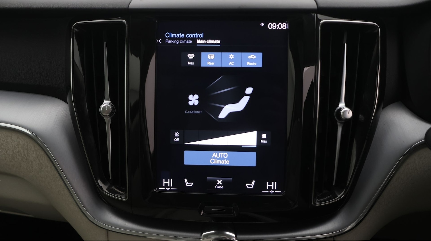 Used Volvo XC60 2021 for sale - 77669129: Photo 12